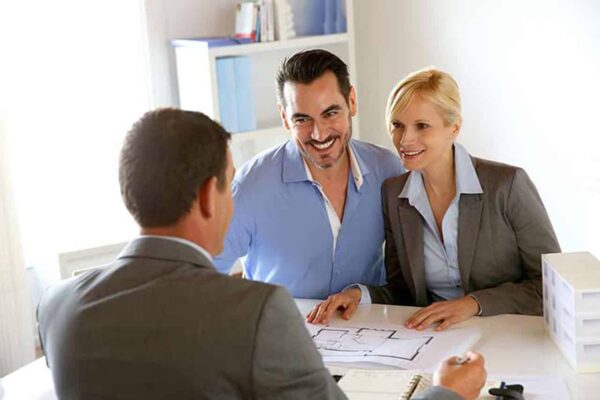 builder meeting with clients